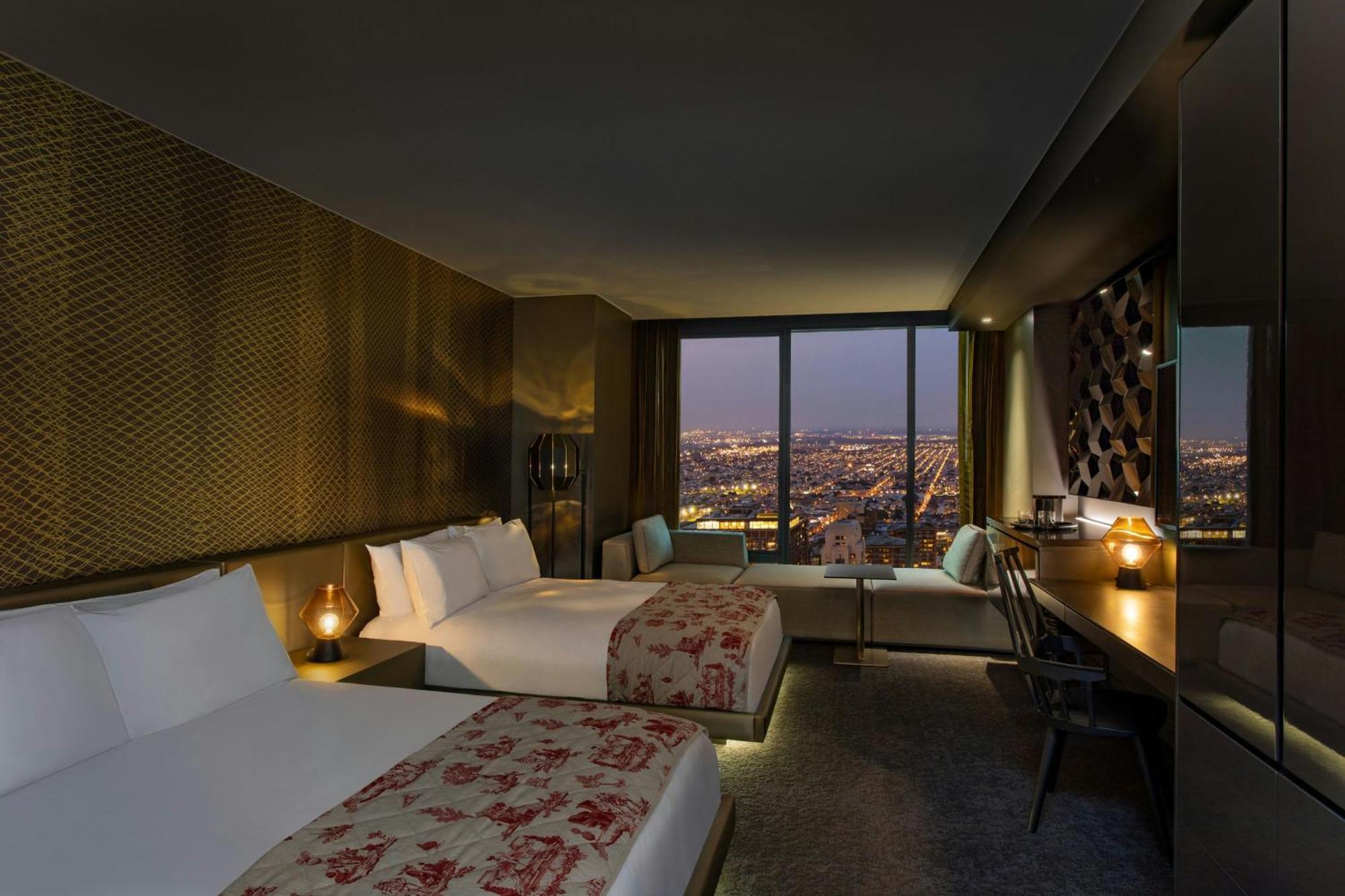 W Hotel 4*