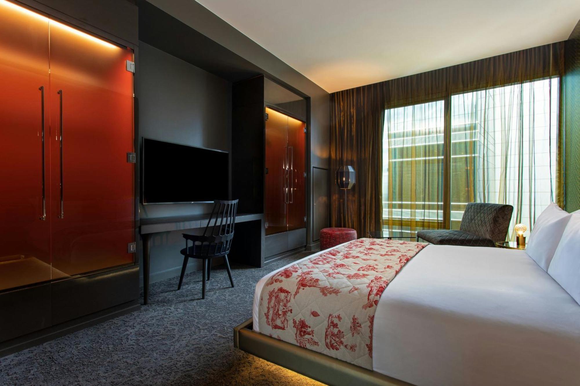Hotel W 4*